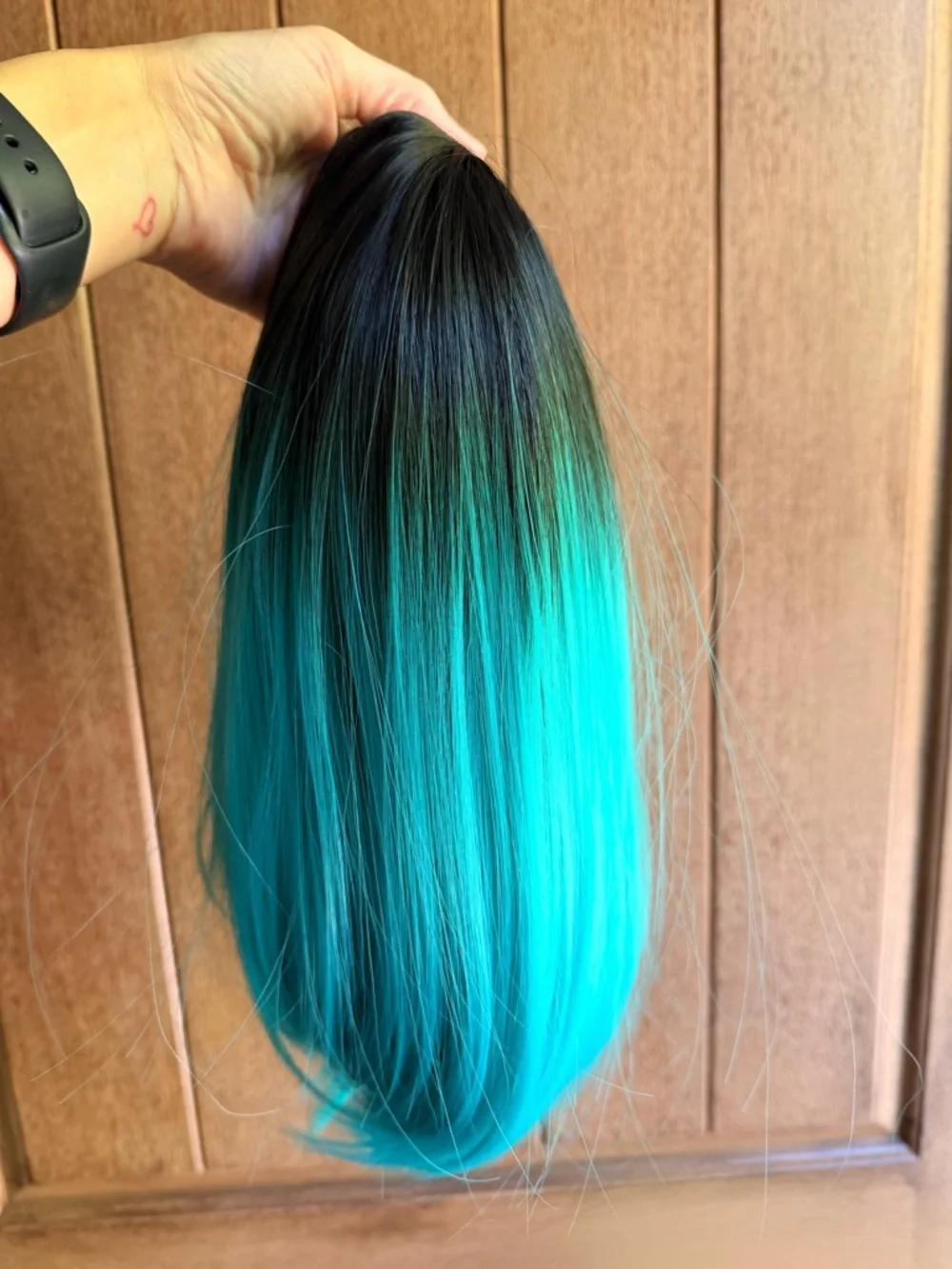 N/A vibrant turquoise